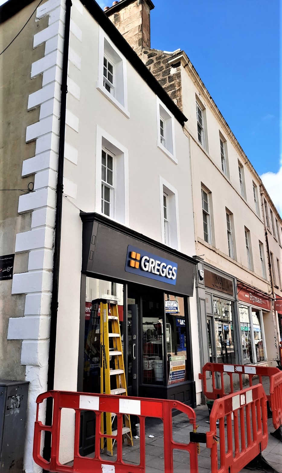 Silicone Render System – Greggs, Falkirk