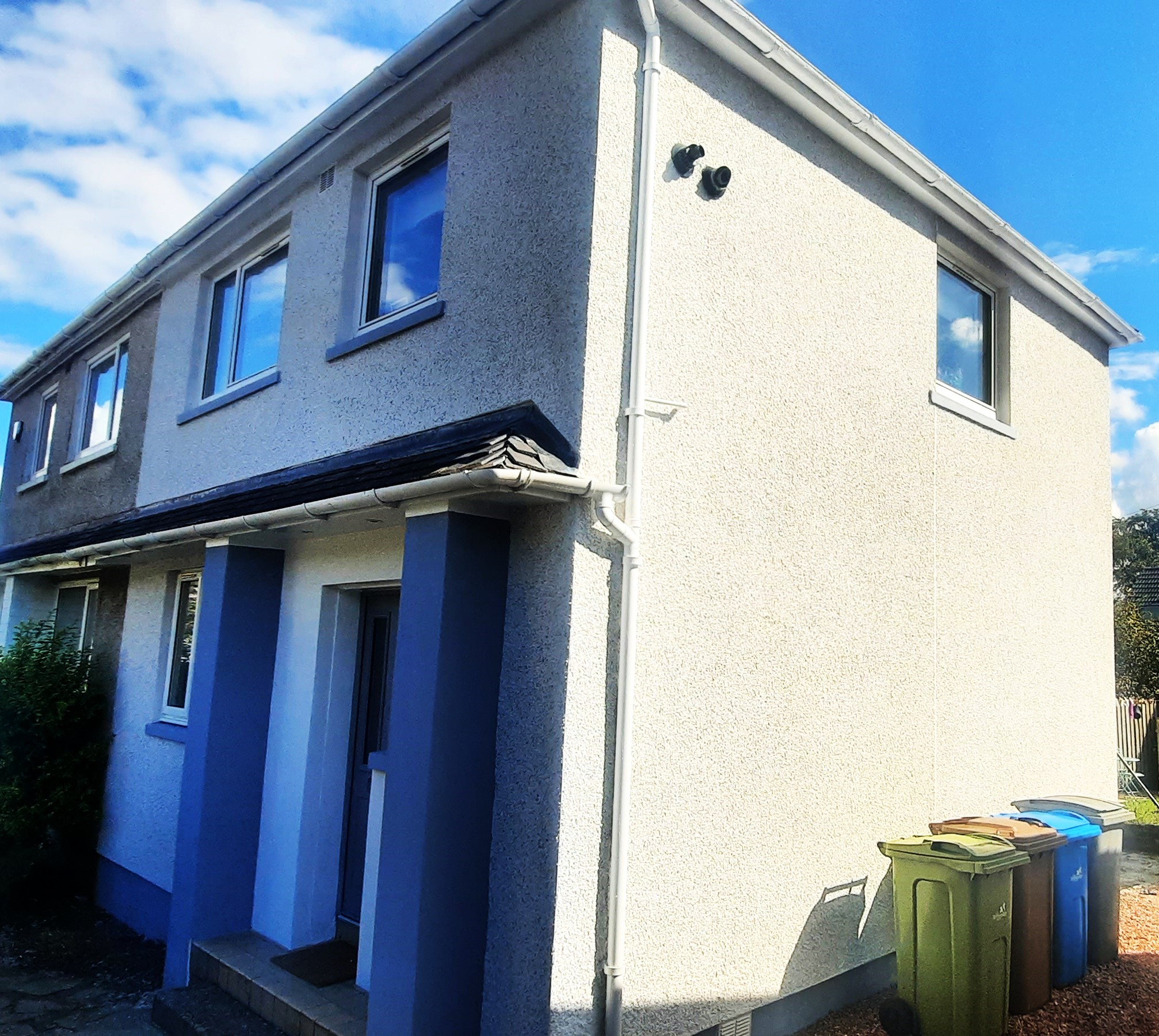 Mixed Systems: Silicone Render & Roughcast to the Semi-Detached Building – Eaglesham