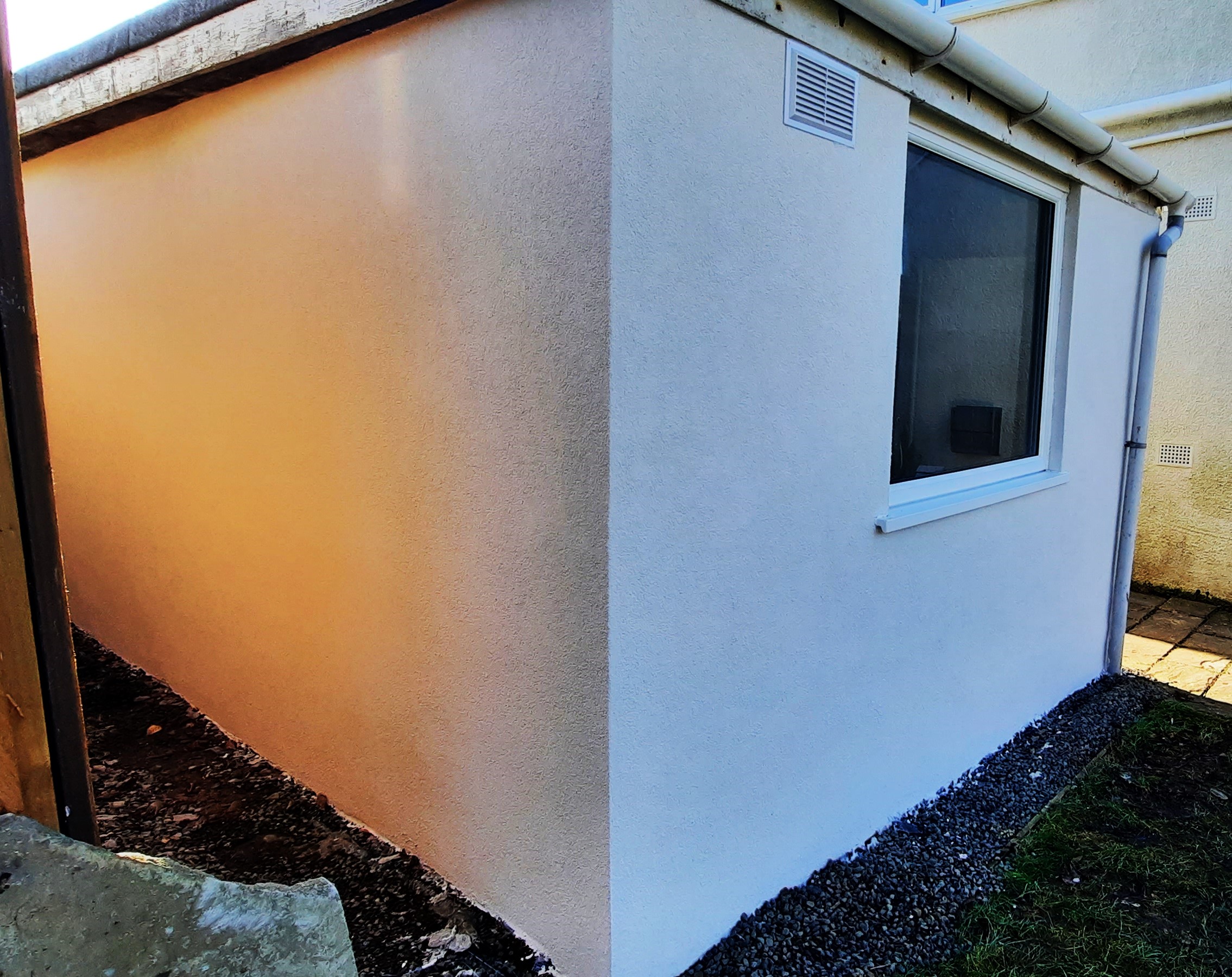 solid wall insulation Edinburgh on smooth bright façade