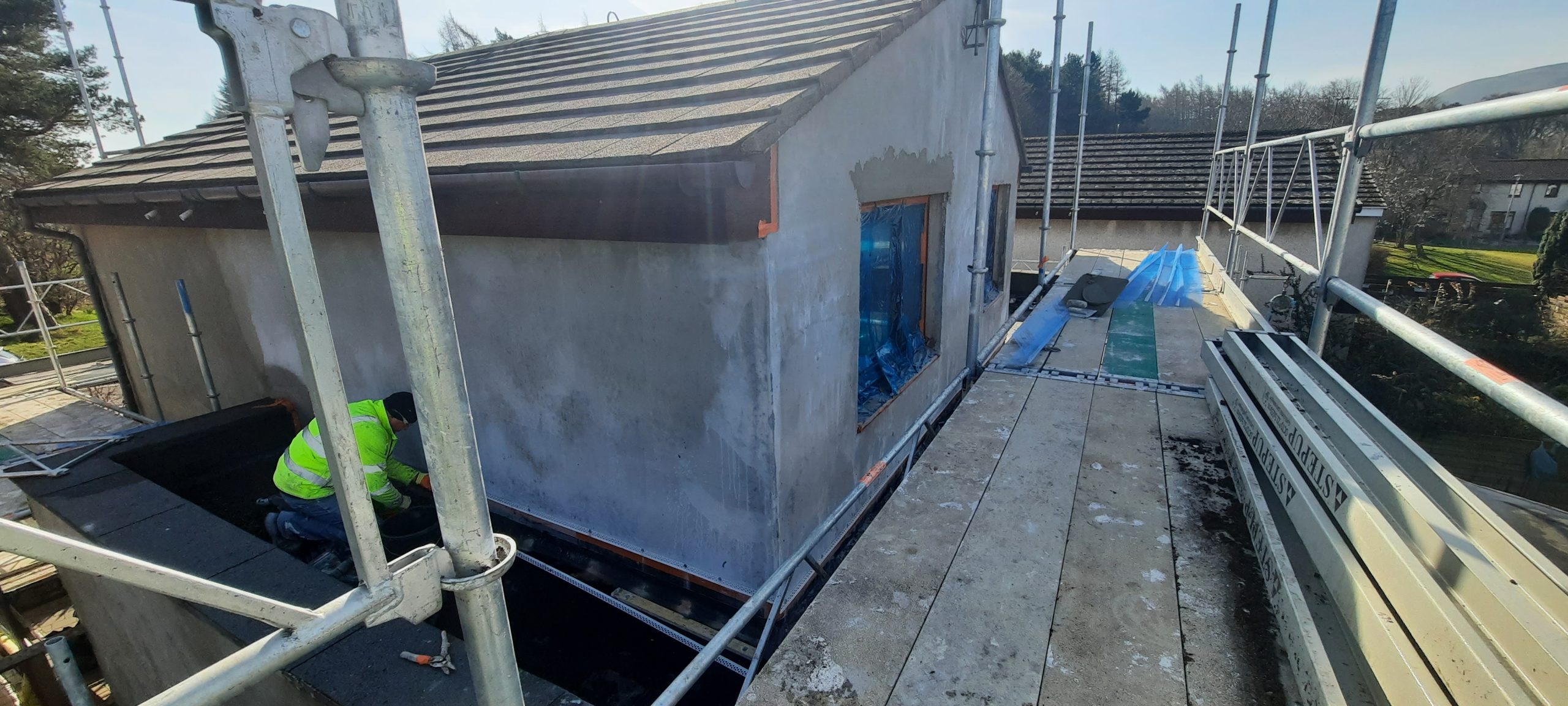 external wall insulation Edinburgh mid-application