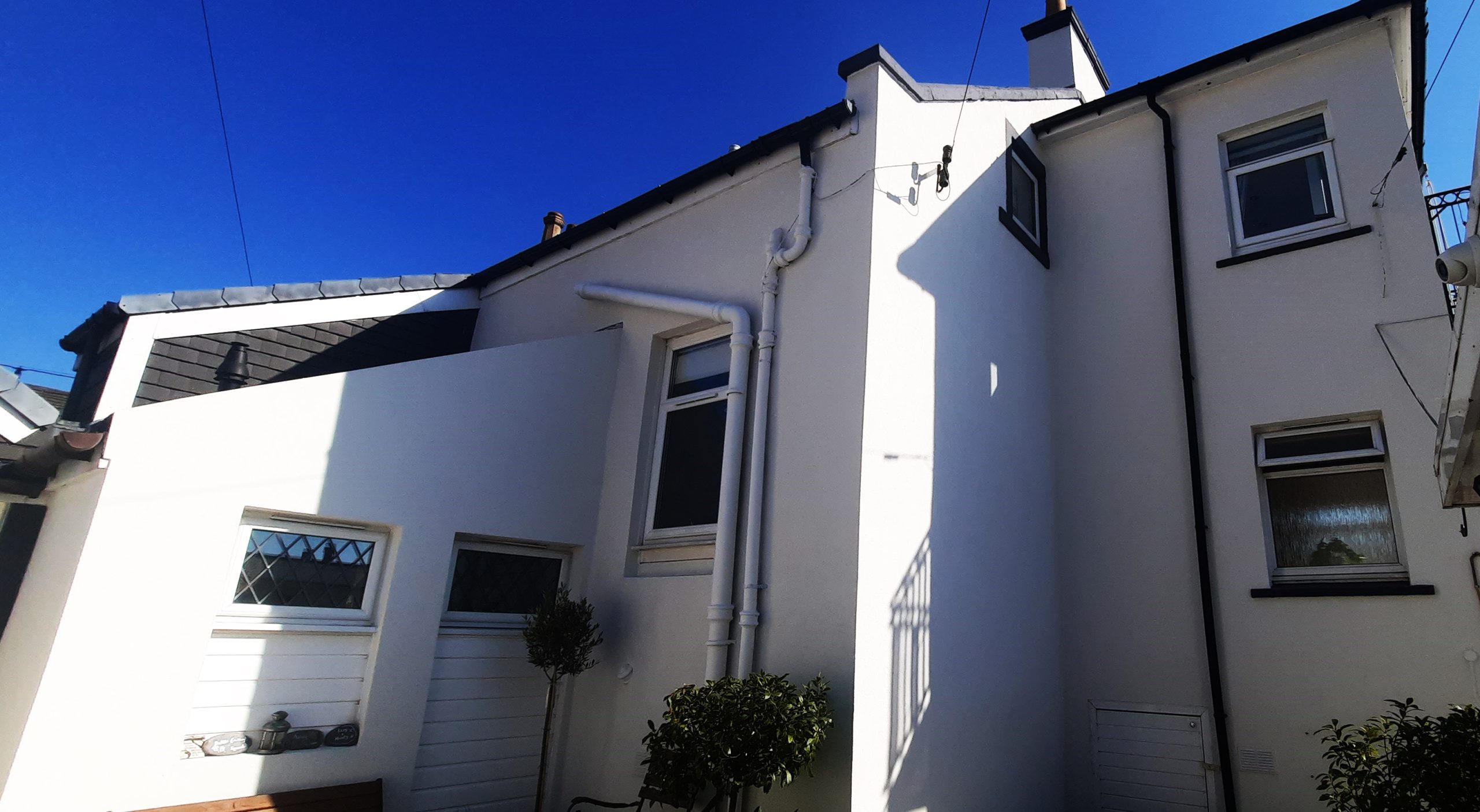 roughcast render Edinburgh on clean corner finish