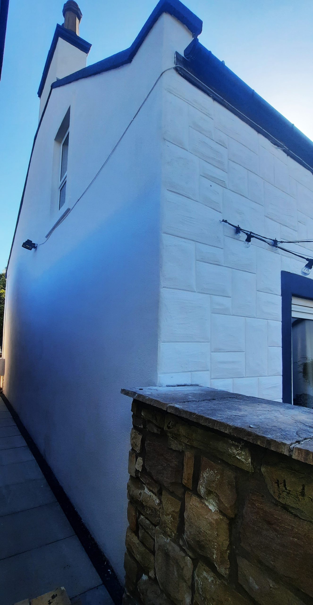 roughcaster Edinburgh finishing smooth white wall