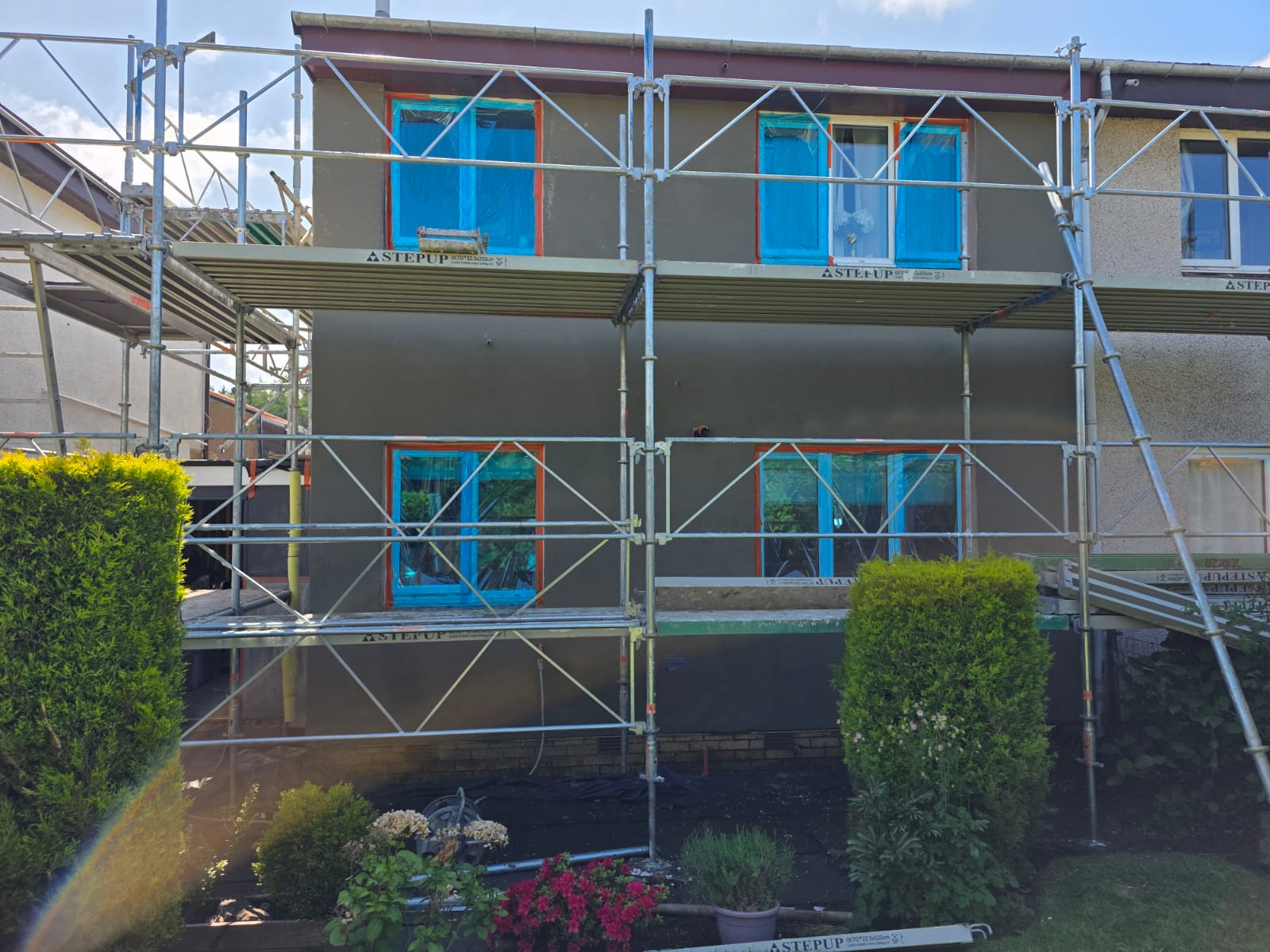 roughcaster Edinburgh preparing entire property for external finish