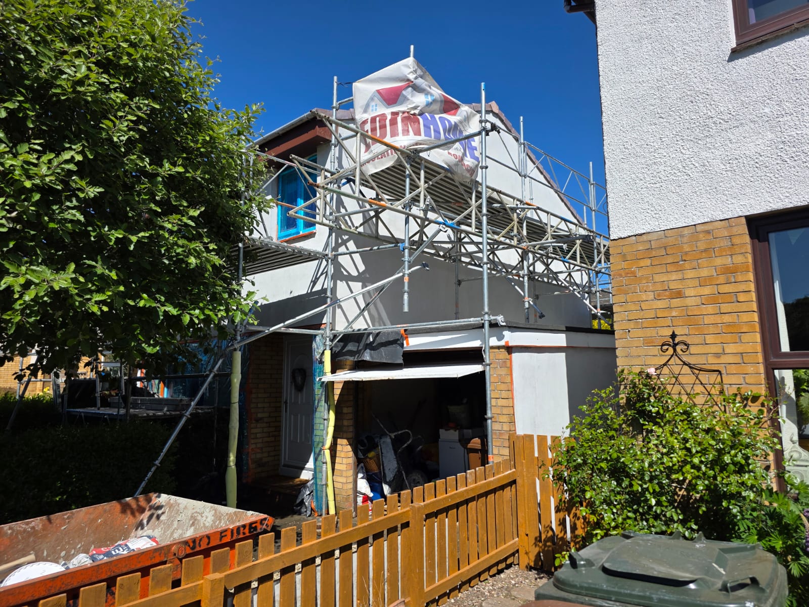detail of scaffolding and protective sheeting for external wall insulation Edinburgh
