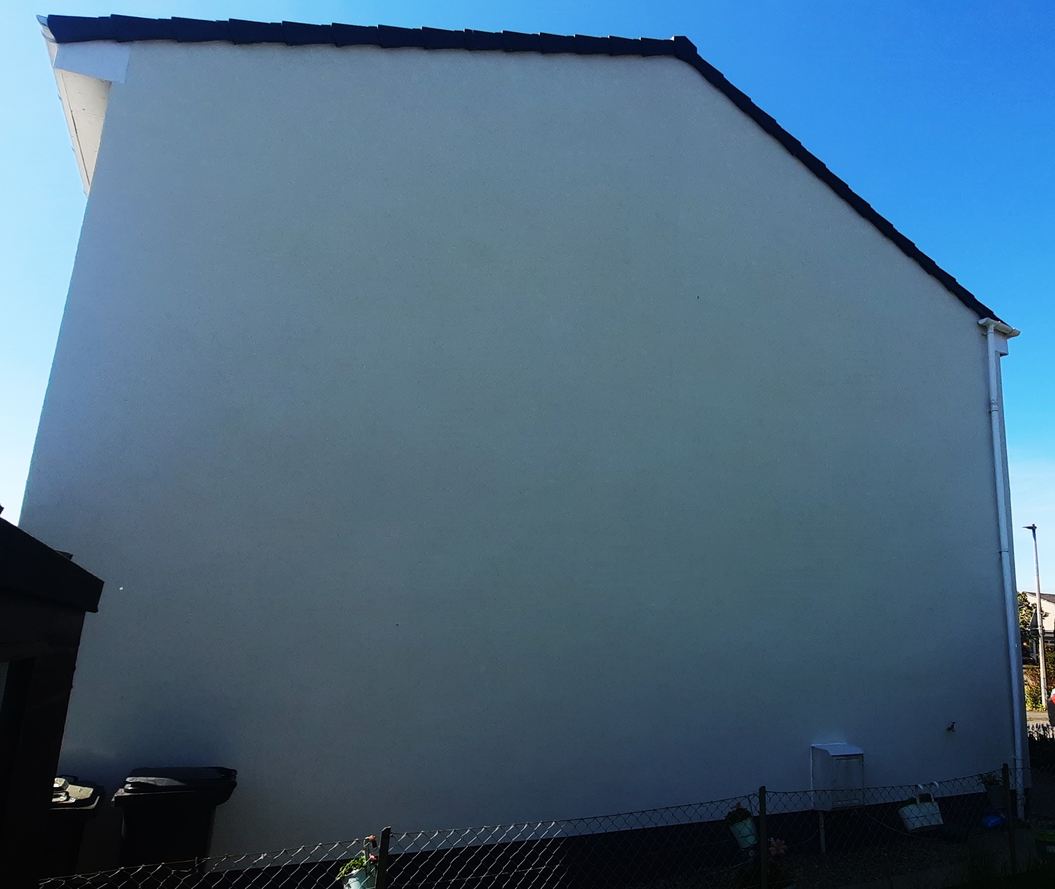 freshly coated side wall after roughcasting Edinburgh application