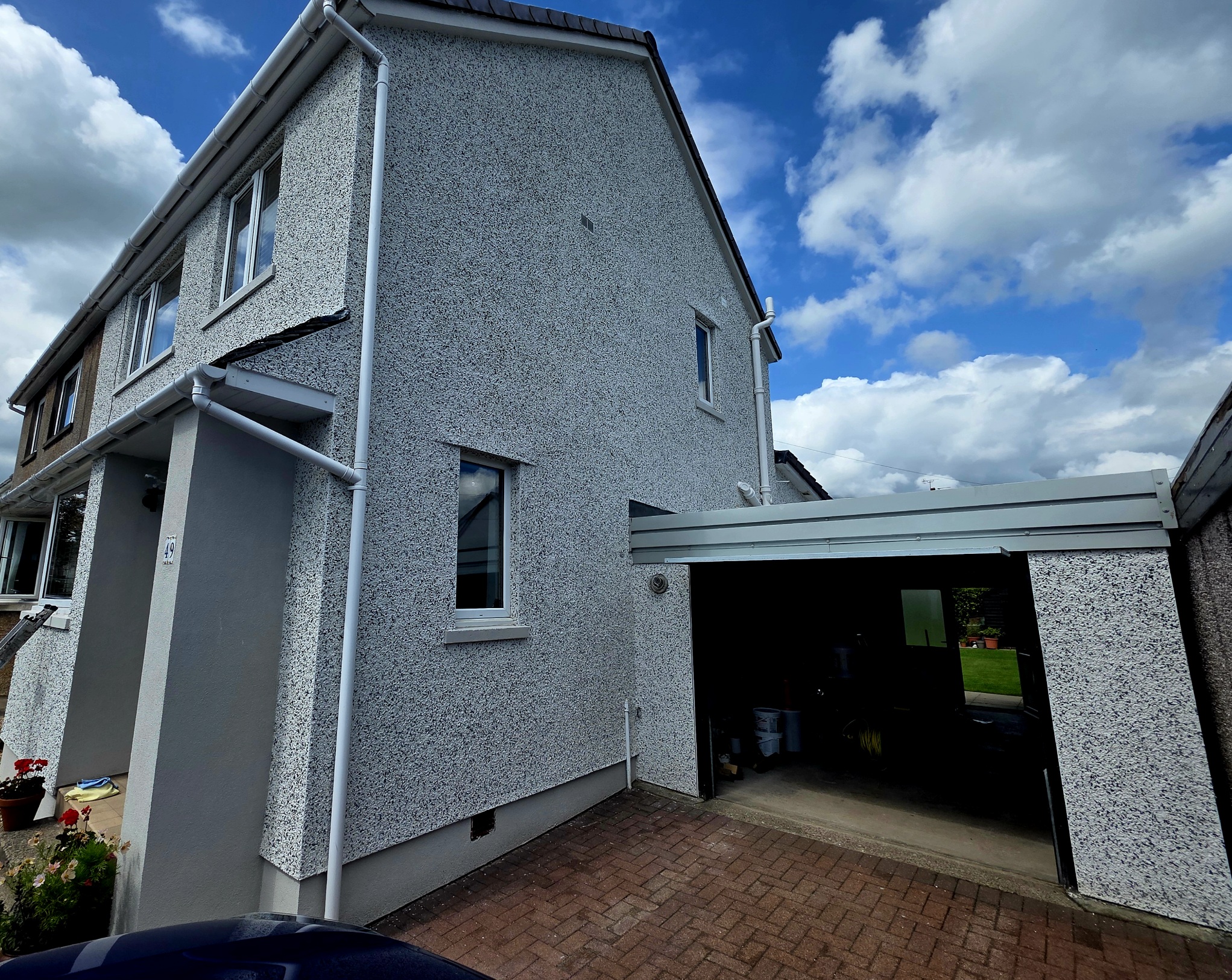 house rendering Edinburgh on modern detached property